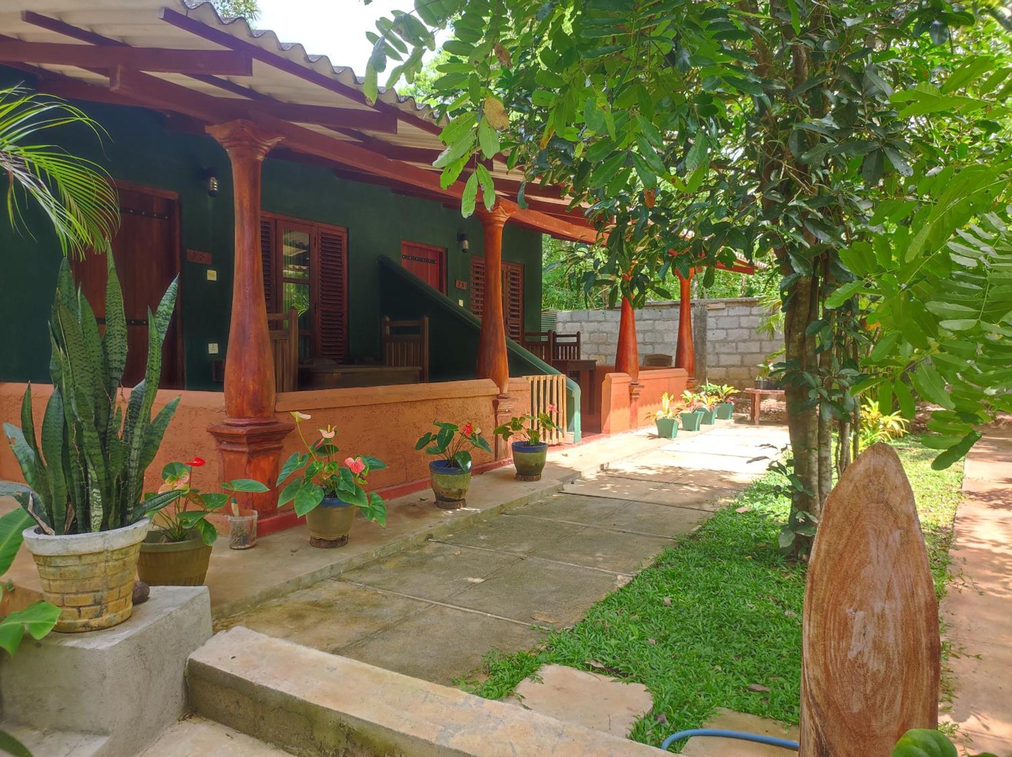 Hotel Jaana Guest Sigiriya Esterno foto